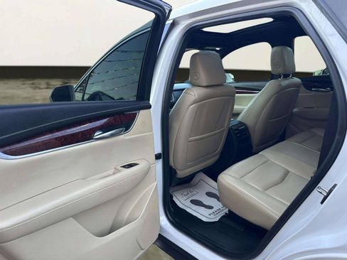 Used 2017 Cadillac XT5 Premium Luxury w/ Driver Assist Package FWD image 18