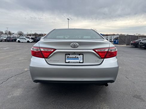 Used 2015 Toyota Camry LE image 4