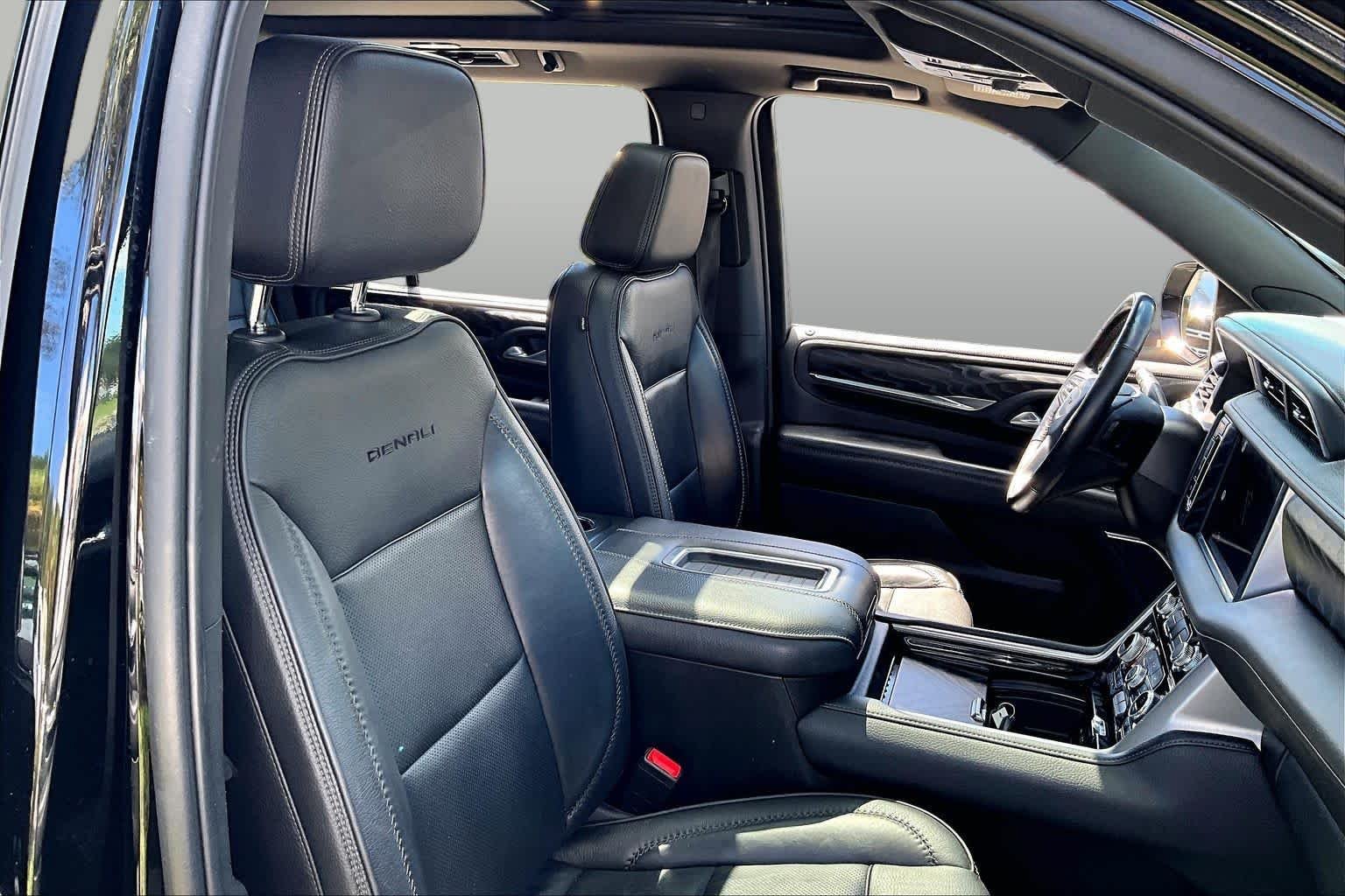 Used 2022 GMC Yukon Denali AWD/4WD image 15