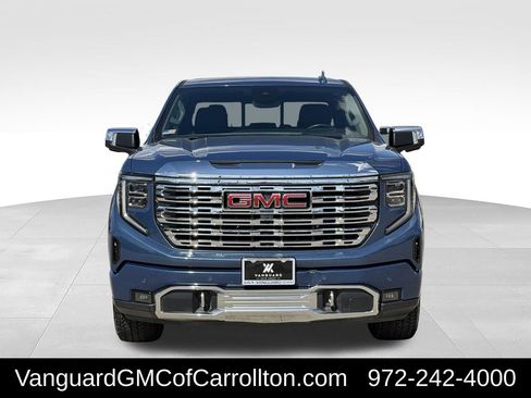 Used 2024 GMC Sierra 1500 Denali w/ Technology Package AWD/4WD image 3