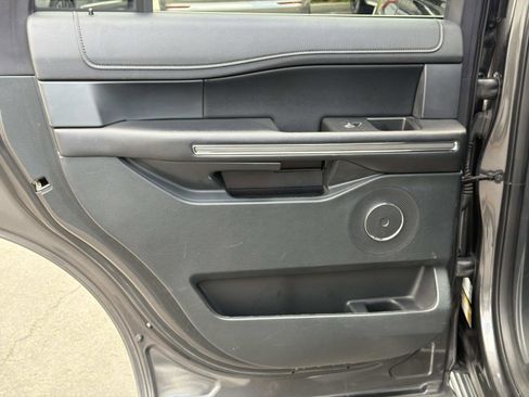 Used 2020 Ford Expedition XLT w/ Equipment Group 202A RWD image 20