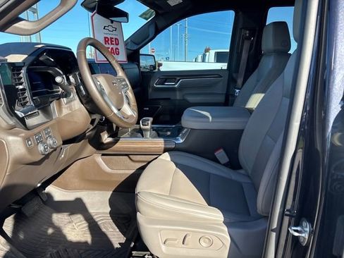 Used 2024 Chevrolet Silverado 1500 LT Trail Boss w/ LT Trail Boss Premium Package image 9