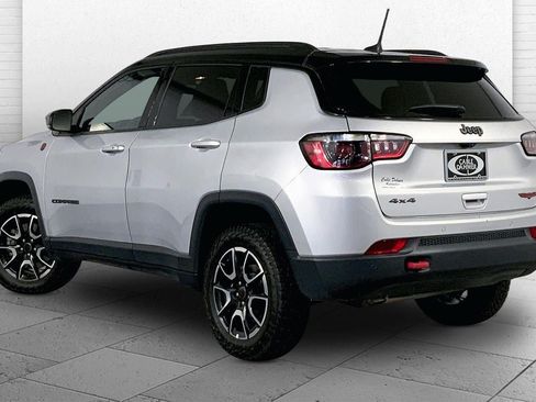 Used 2025 Jeep Compass Trailhawk AWD/4WD image 11