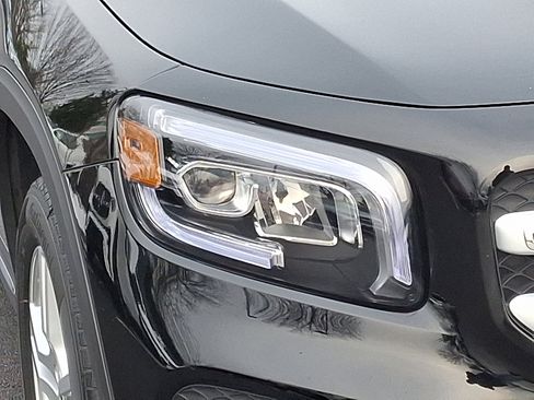 Certified 2022 Mercedes-Benz GLB 250 4MATIC image 9