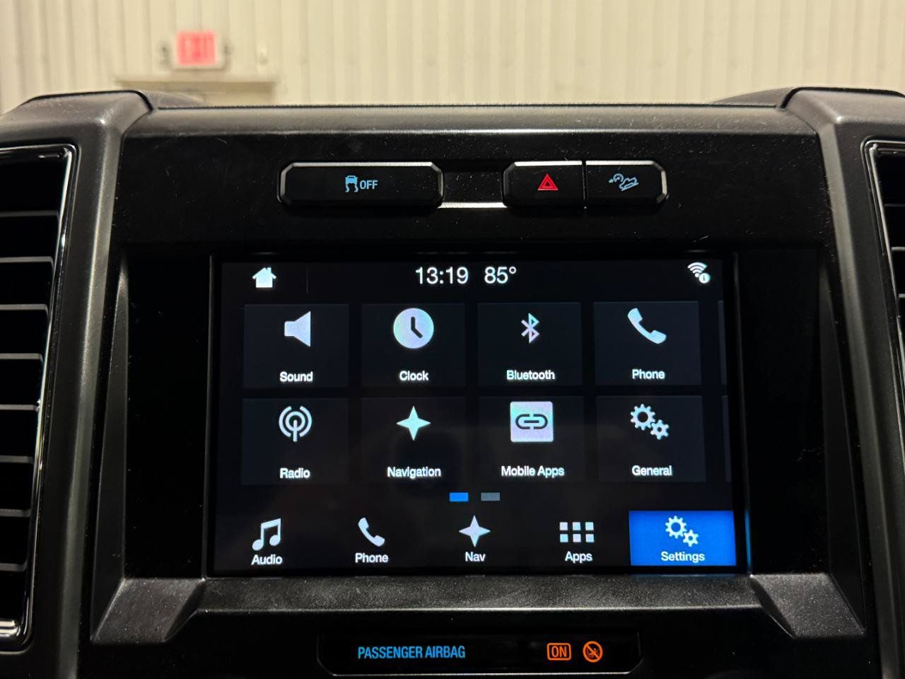 Used 2017 Ford F250 XLT w/ XLT Premium Package AWD/4WD image 10