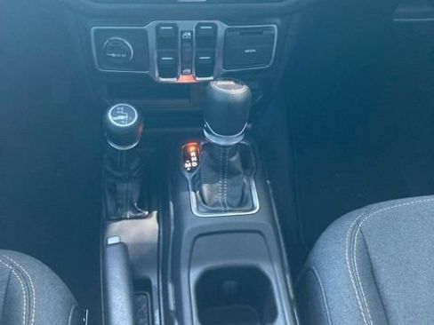 Used 2025 Jeep Gladiator Sport AWD/4WD image 36