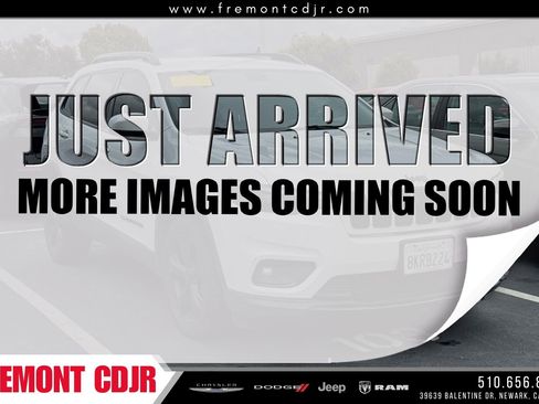 Used 2019 Jeep Cherokee Latitude Plus FWD image 1