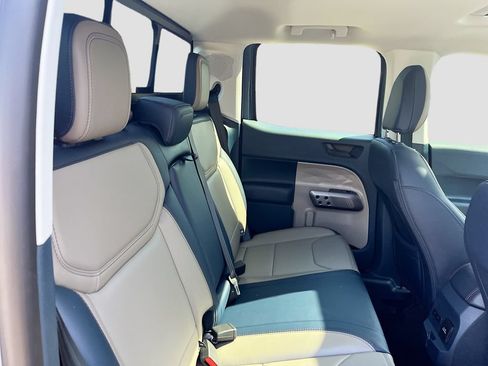 Used 2025 Ford Maverick Lariat w/ 4K Tow Package AWD/4WD image 28