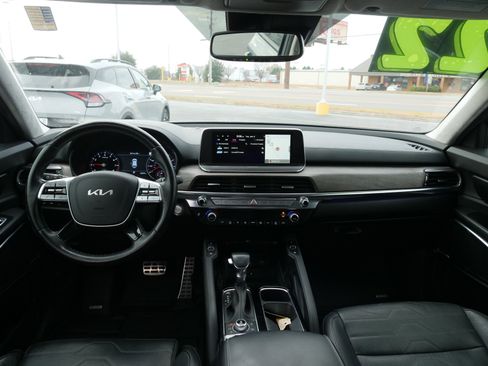 Used 2022 Kia Telluride SX w/ SX Prestige Package image 20