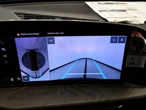 Used 2025 Audi Q5 Premium w/ Convenience Package image 19