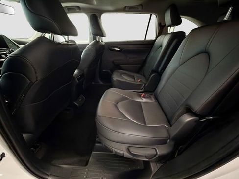 Certified 2026 Toyota Highlander XLE AWD/4WD image 22