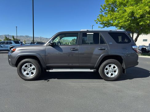 Used 2018 Toyota 4Runner SR5 Premium AWD/4WD image 4