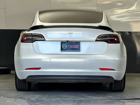 Used 2022 Tesla Model 3 Long Range AWD/4WD image 4