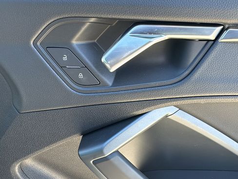 Used 2025 Audi Q3 2.0T Premium w/ Convenience Package image 31