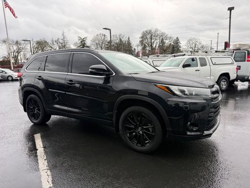 Used 2019 Toyota Highlander SE image 9