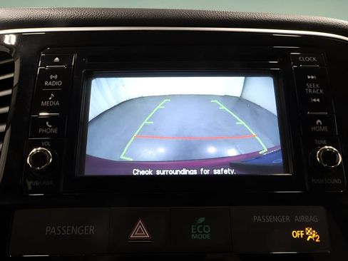 Used 2016 Mitsubishi Outlander SE AWD/4WD image 19
