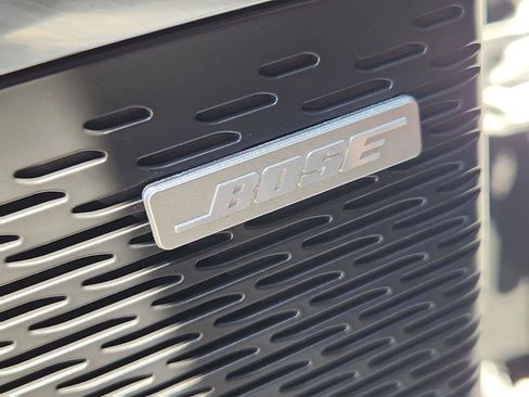 Used 2024 Chevrolet Traverse RS FWD image 24