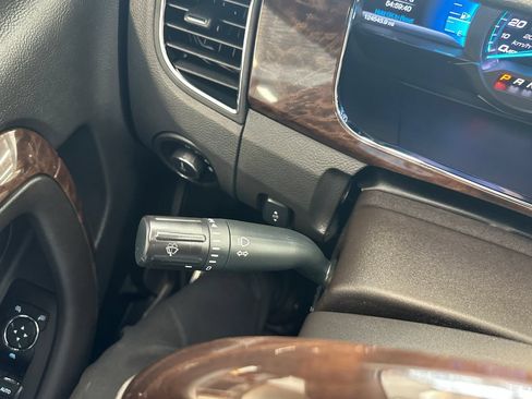 Used 2016 Ford Taurus Limited FWD image 33