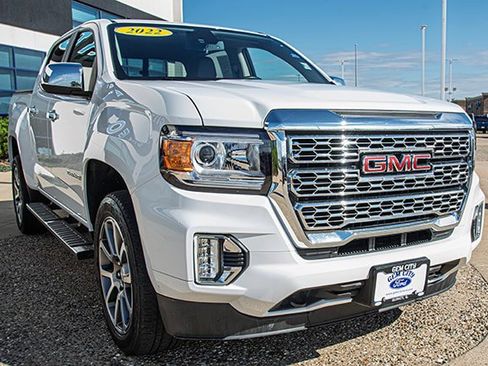 Used 2022 GMC Canyon Denali image 7