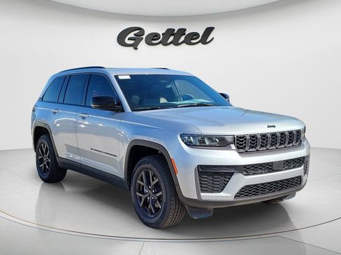 New 2026 Jeep Grand Cherokee Altitude AWD/4WD image 3