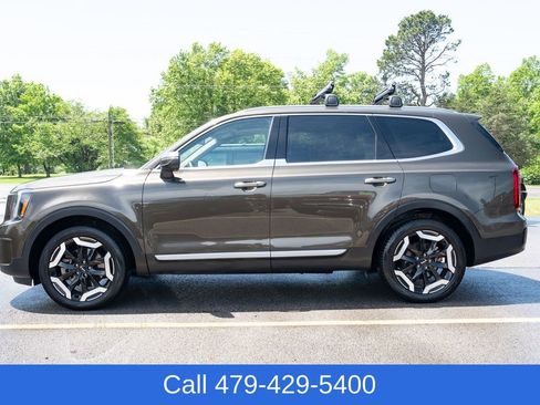 Used 2025 Kia Telluride S AWD/4WD image 3