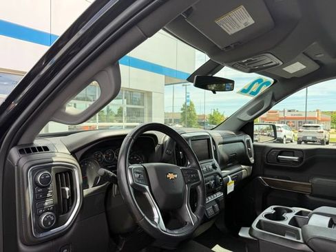 Used 2022 Chevrolet Silverado 1500 LT AWD/4WD image 7