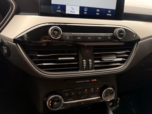 Used 2022 Ford Escape SE w/ Cold Weather Package image 31