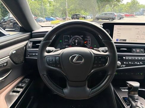 Used 2024 Lexus ES 300h Ultra Luxury w/ Accessory Package (Z2) FWD image 15