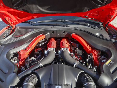 Used 2019 Ferrari Portofino image 16