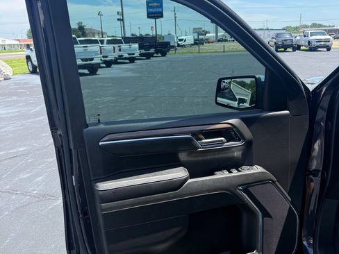 Used 2023 Chevrolet Silverado 1500 LT AWD/4WD image 35