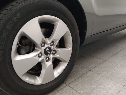 Used 2017 Kia Soul FWD image 31