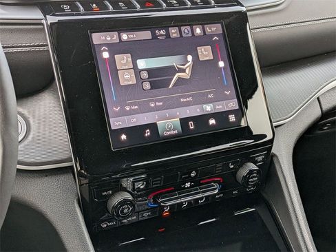 Certified 2024 Jeep Grand Cherokee Altitude image 22