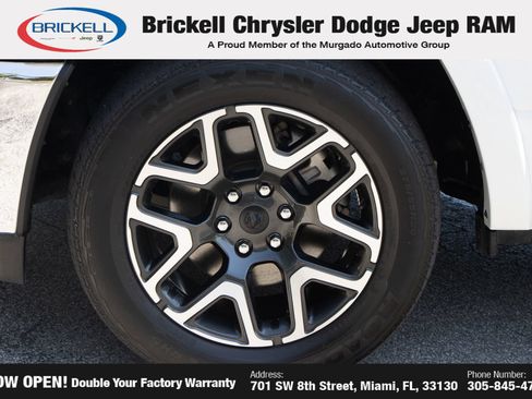 Used 2025 RAM 1500 Laramie AWD/4WD image 37