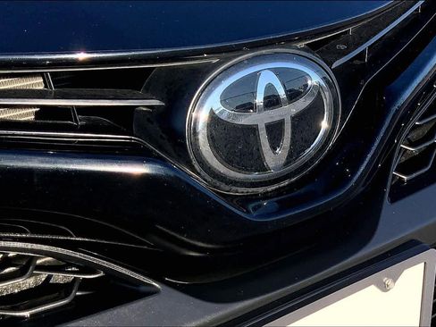 Used 2024 Toyota Camry SE image 28