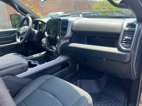 Used 2025 RAM 2500 Big Horn AWD/4WD image 25