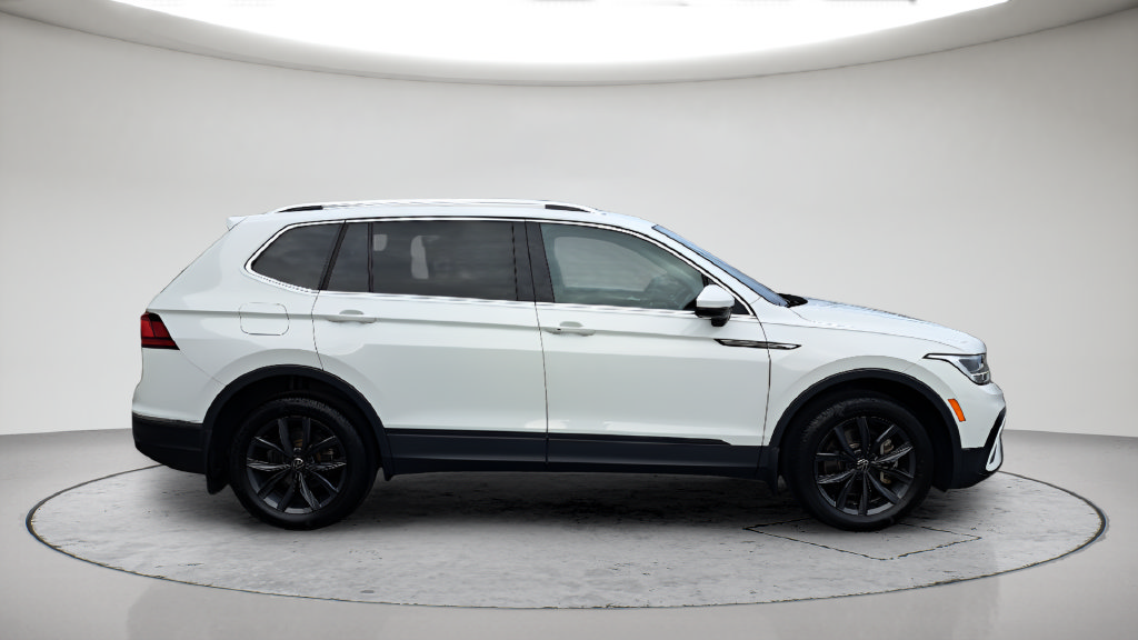 Used 2022 Volkswagen Tiguan SE AWD/4WD image 4