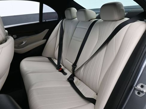 Used 2019 Mercedes-Benz E 300 image 33