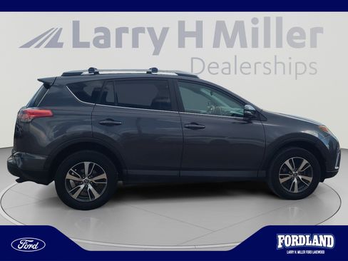 Used 2017 Toyota RAV4 XLE w/ Carpet Mat Package AWD/4WD image 6