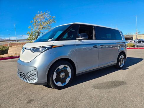 New 2025 Volkswagen ID. Buzz Pro S Plus RWD image 2