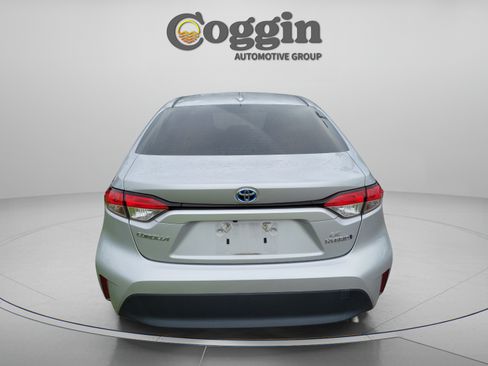 Used 2023 Toyota Corolla LE w/ LE Convenience Package FWD image 2