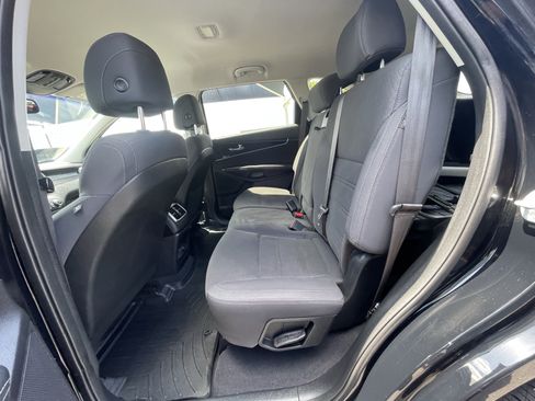 Used 2017 Kia Sorento L FWD image 15