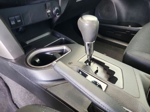 Used 2017 Toyota RAV4 LE image 15