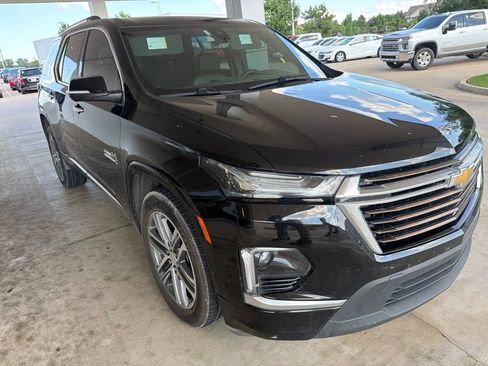Used 2023 Chevrolet Traverse High Country AWD/4WD image 3