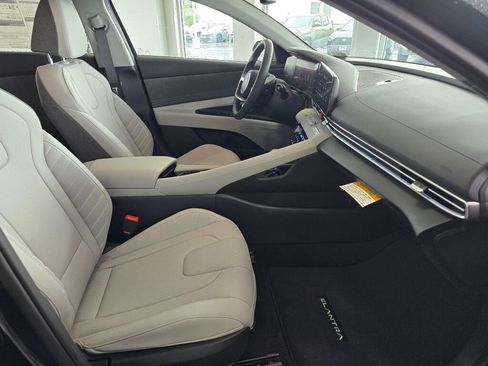 New 2026 Hyundai Elantra Limited FWD image 42