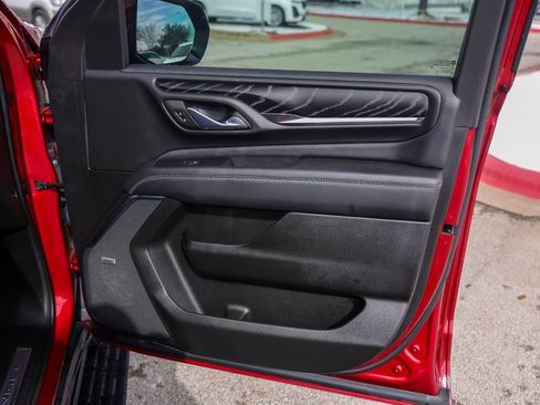 Used 2023 GMC Yukon Denali image 34