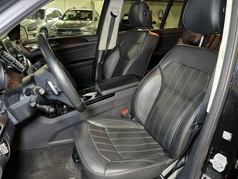 Used 2017 Mercedes-Benz GLS 450 4MATIC image 25