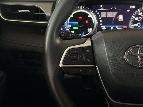 Used 2024 Toyota Highlander XLE image 13