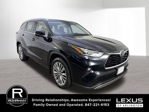 Used 2023 Toyota Highlander Platinum AWD/4WD image 3