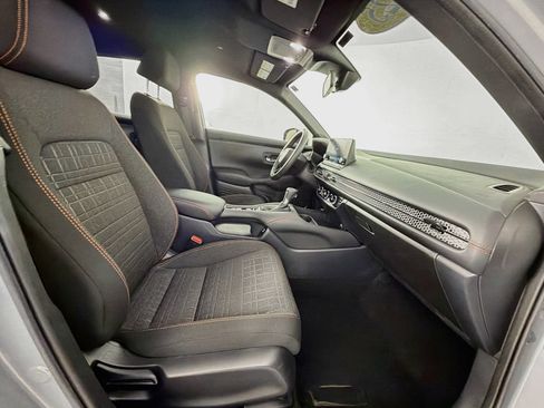 Used 2025 Honda HR-V Sport image 30