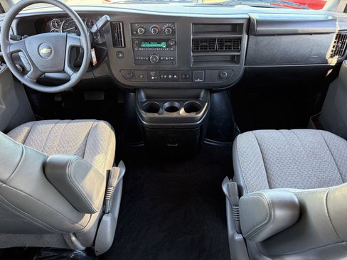 Certified 2025 Chevrolet Express 3500 LT w/ LT Preferred Equipment Group RWD image 17